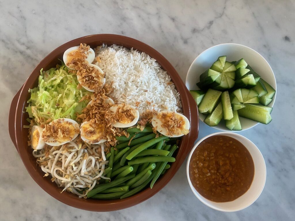 Gado gado (v)
