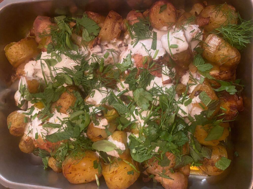 Harissa-kip met prei en krieltjes