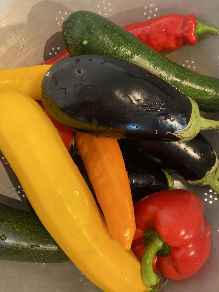 Geroosterde groenten met harissa en krieltjes (v)