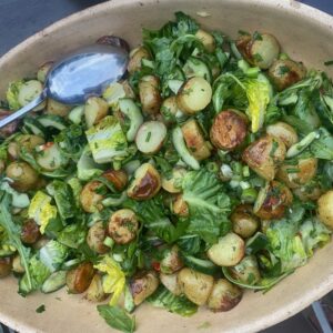 Geroosterde aardappelsalade met aubergine-schnitzel (v)