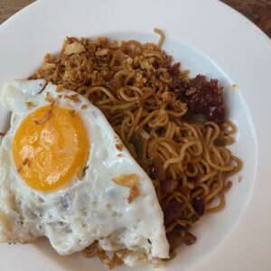 Bami goreng (v)