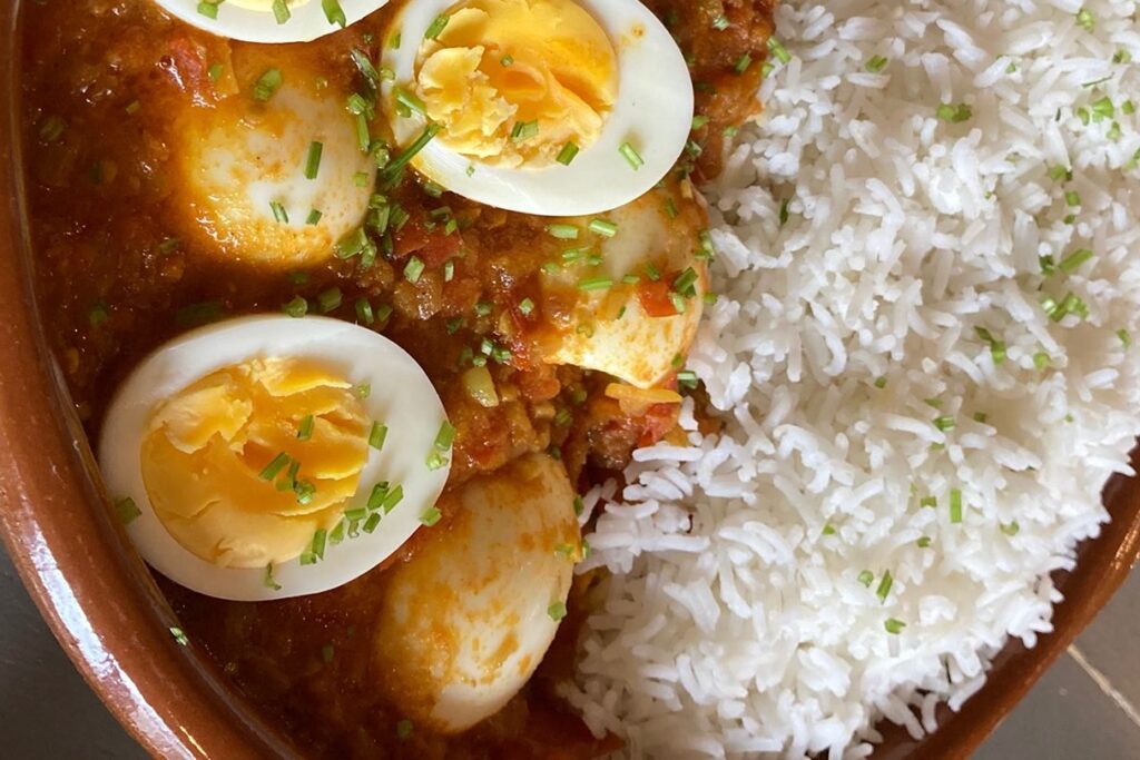 Kleintje tomatencurry met ei (v)