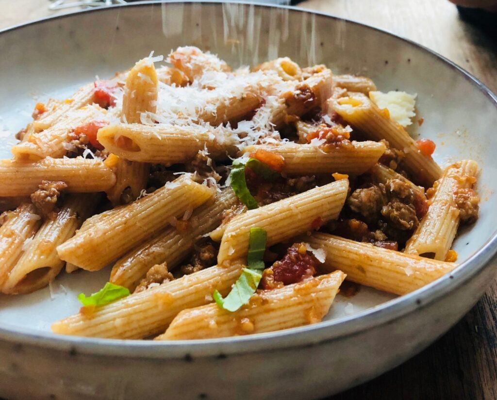 Pastasaus met worst en venkel