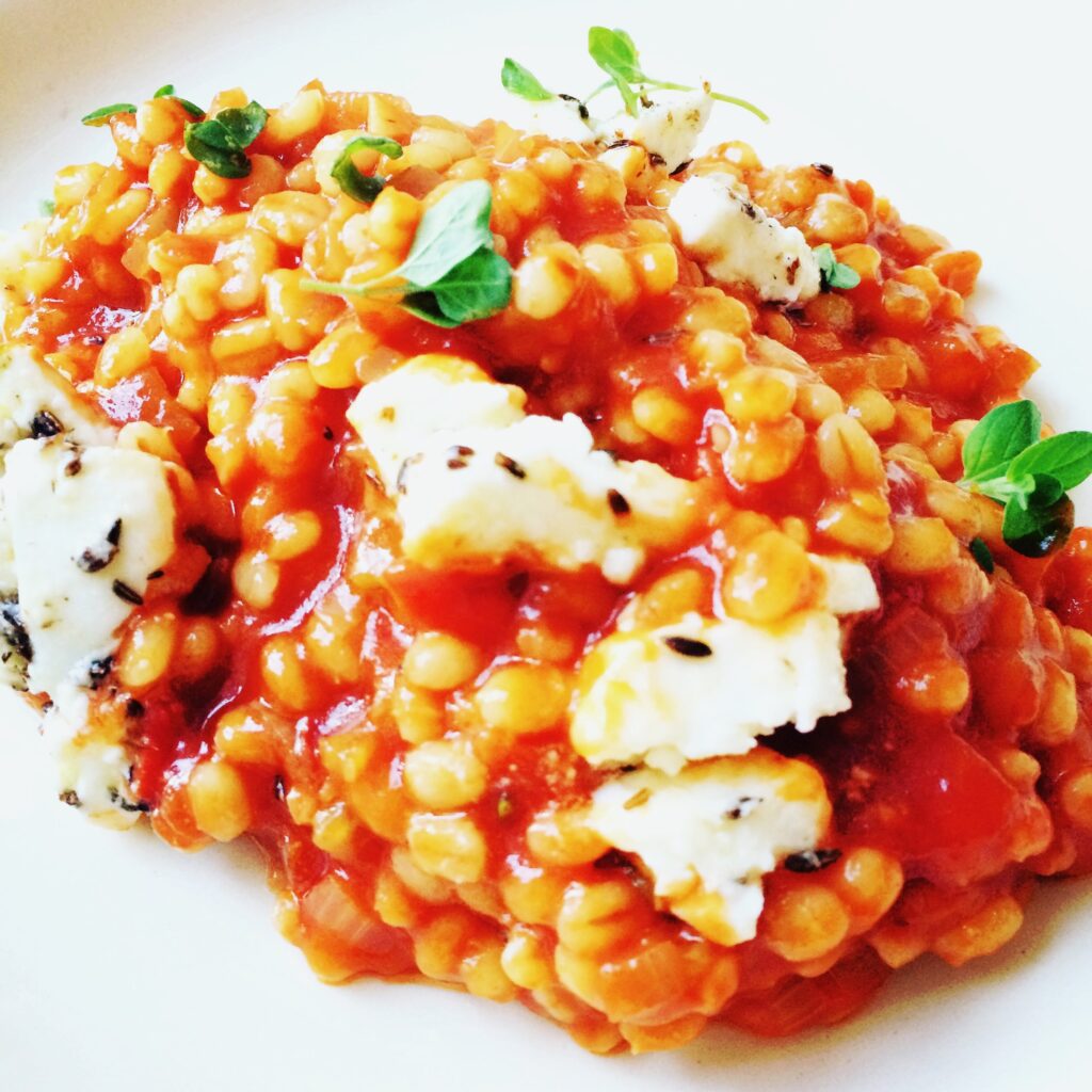 Orzo met tomaat en laurier (v)
