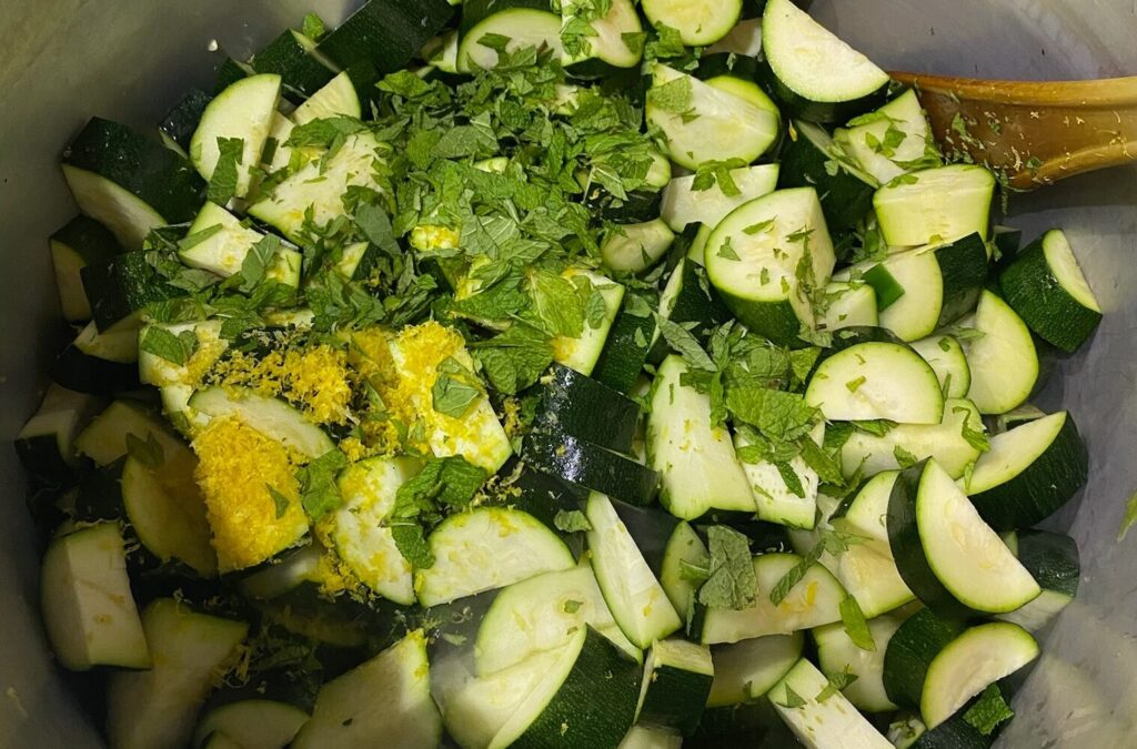 Courgettesoep met citroen en munt (v)