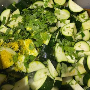 Courgettesoep met citroen en munt (v)