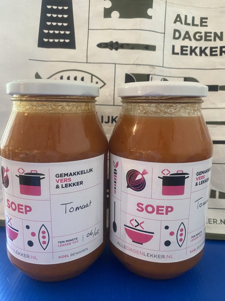 VAKANTIE-AANBIEDING 2x TOMATENSOEP (v)